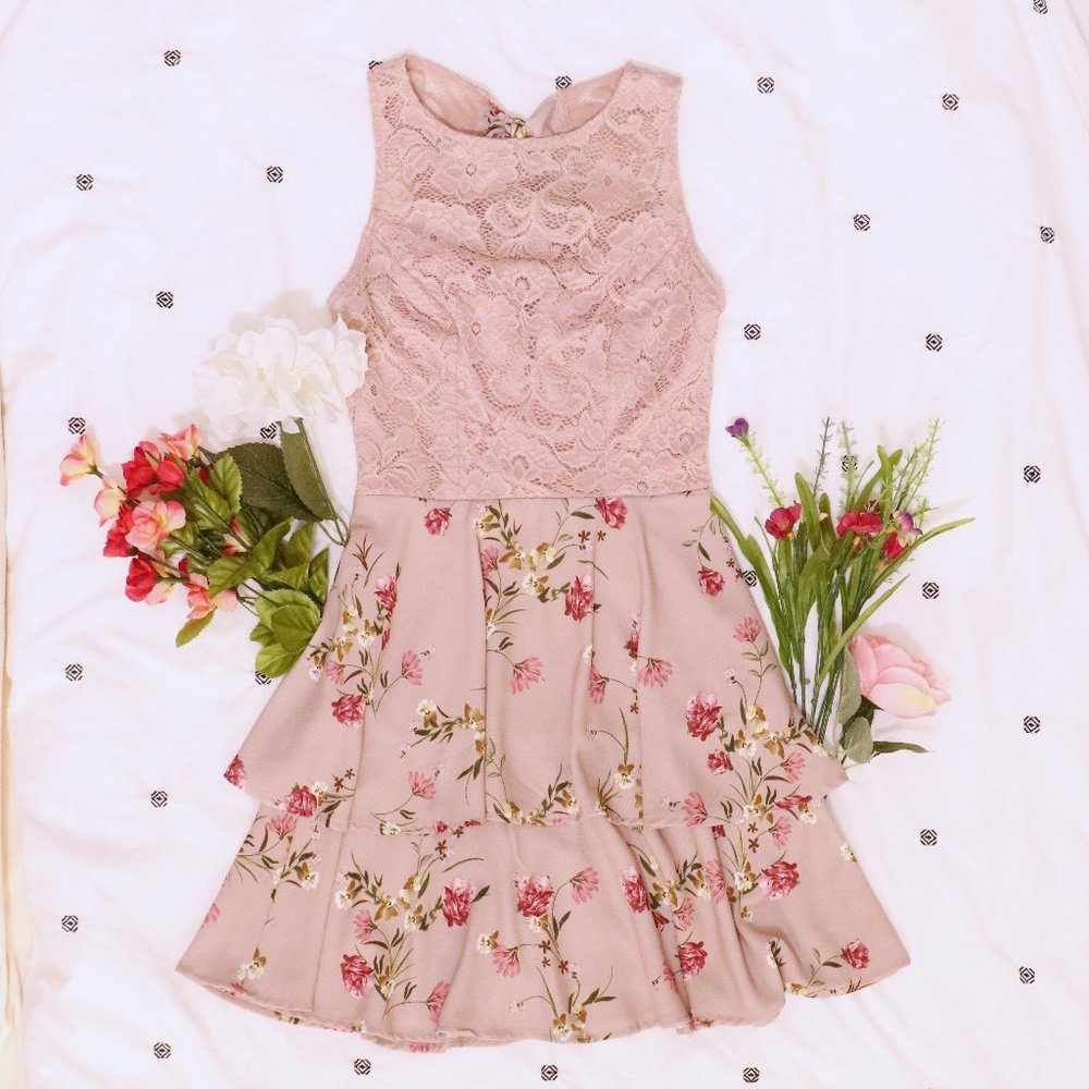 Mauve Floral Lacy Tired Flounce Dress, Tie Back